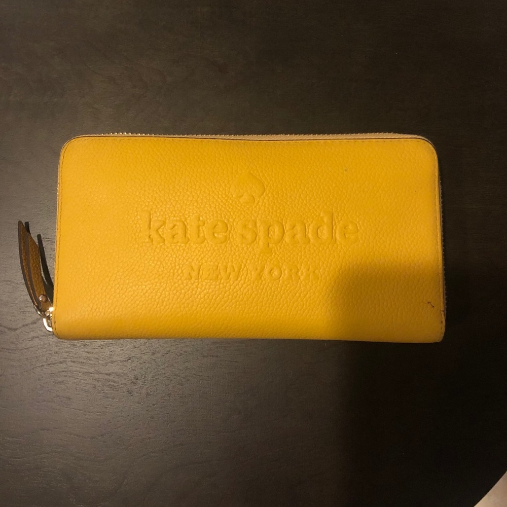 Kate Spade Larchmont Ave Logo Wallet *GUC*